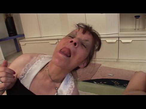 ❤️ Tokorua nga kuia me tetahi koroua he tokotoru ❤ Homemade porn i a matou
